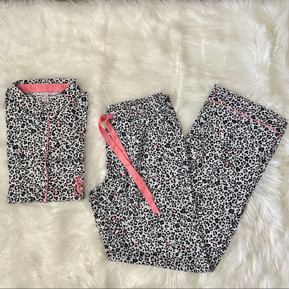 Victoria's Secret Other - NWOT Victoria’s Secret Pink Leopard PJ Set